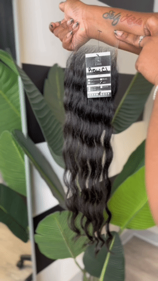 Raw Wavy Closure